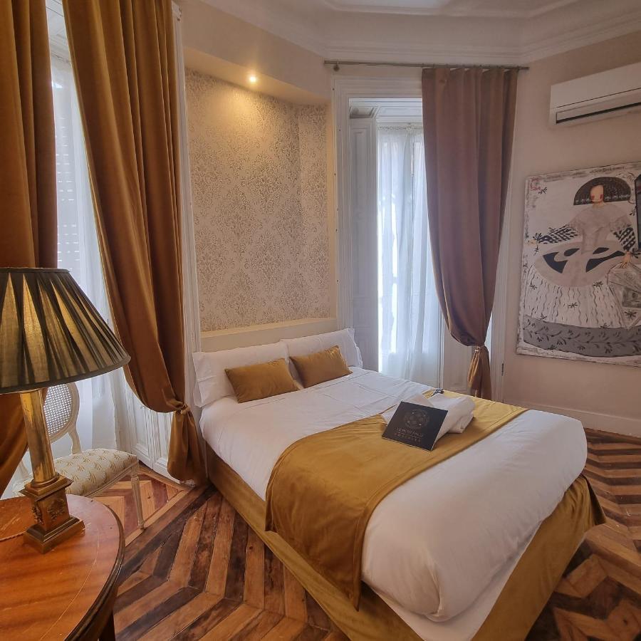 Hotel Le Petit Palue- Flora Madrid Exterior foto